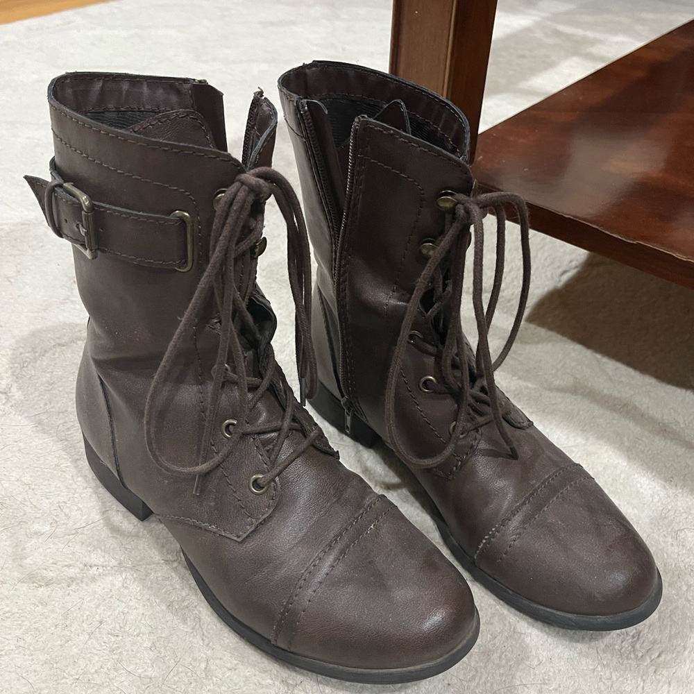 Brand new brown boots